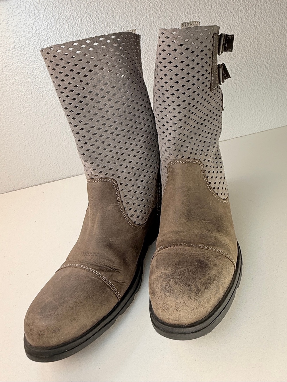 Sorel Perforated Leather Buckle Moto Boots Taupe Womens 7 - Picture 2 of 14